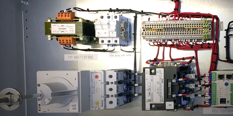 Transformador de control en gabinete